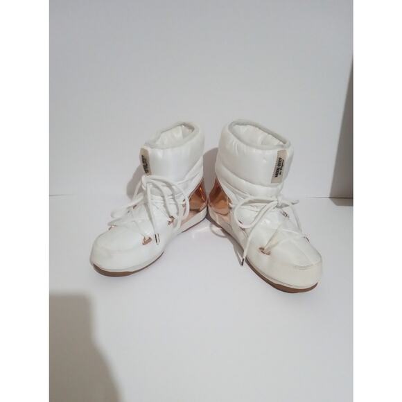 Women's The Original Moon Boot White With Rose Gold Tone Hardware Size 7 1/2 - Picture 4 of 11